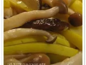 蒜茸蟹棒菇炒瓠子