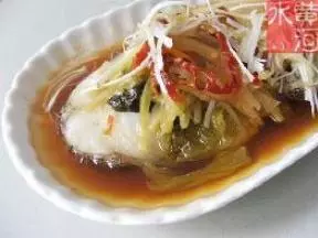 酸菜蒸鱈魚
