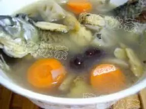 黃芪鯽魚湯