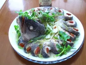 清蒸海鱸魚