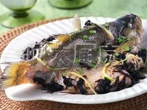 橄欖菜蒸鱸魚