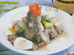 鲶魚燉荷包蛋