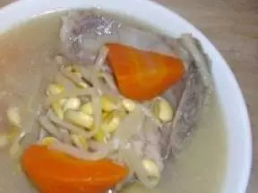 黃豆芽排骨湯