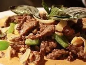 泰紅咖喱燴牛肉