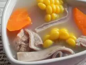玉米胡蘿蔔豬肚湯