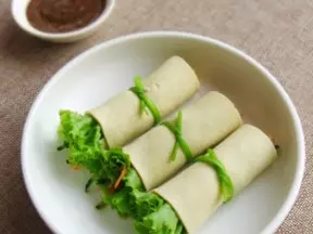 生菜豆皮卷