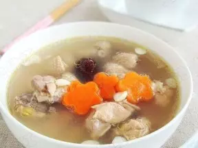 紅棗杏仁煲雞湯