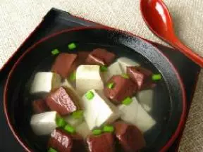 豬血豆腐湯