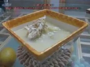鲶魚頭豆腐湯