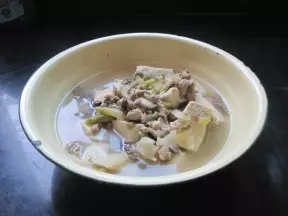 榨菜肉絲凍豆腐湯