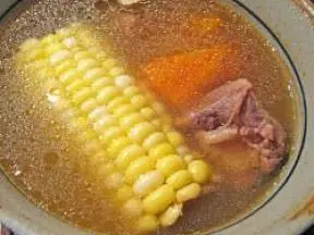 玉米蜜棗排骨湯
