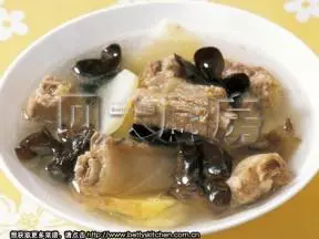 木耳土豆排骨湯