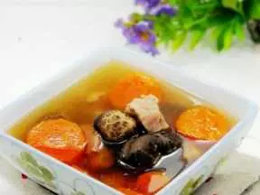 胡蘿蔔香菇瘦肉湯