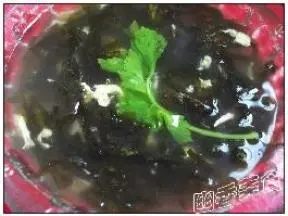 蛋黃蝦皮紫菜湯