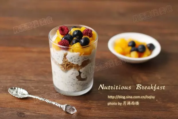 超簡單的營養早餐--酸奶麥片