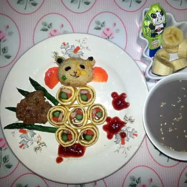 兒童早餐：蛋卷小熊