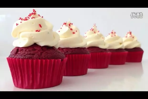 經典紅絲絨杯子蛋糕（red velvet cupcake）