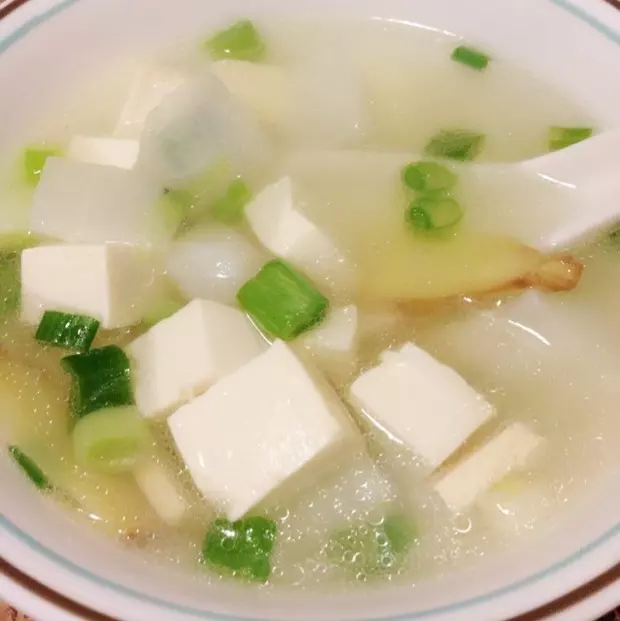 白蘿蔔豆腐湯