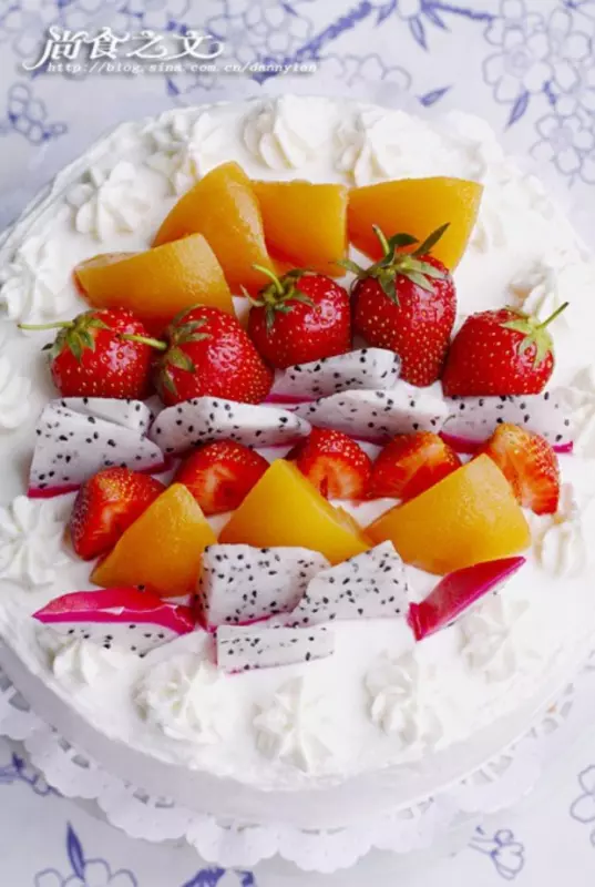 水果奶油蛋糕