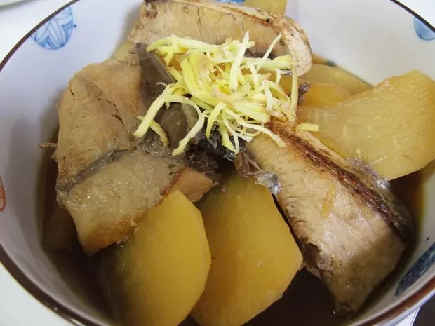 日式海魚燉蘿蔔（ブリ大根）