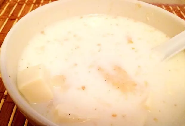牛奶豆腐魚湯