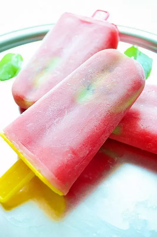 DIY——炎熱不怕，奇異果西瓜棒冰做起來
