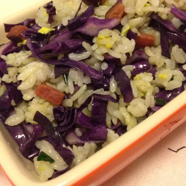 臘肉紫甘藍炒飯