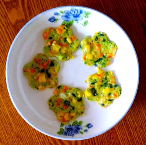 寶寶輔食：營養多彩蔬菜雞蛋小餅