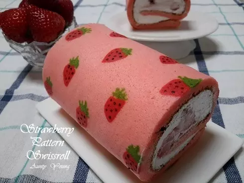 草莓彩繪蛋糕卷(Strawberry Pattern Swissroll)