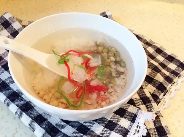 老蘇州記憶中的那碗蘇式綠豆湯--糯米、冬瓜糖、紅綠絲