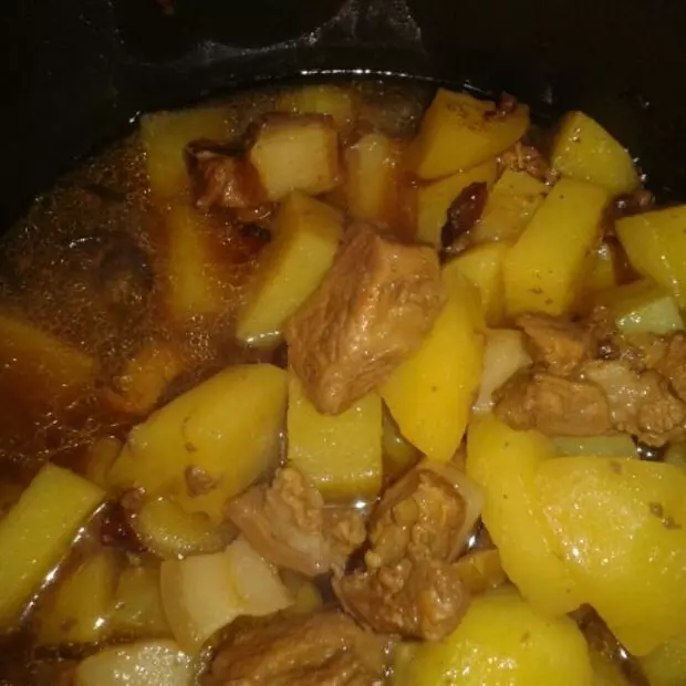 土豆燉豬肉（電飯鍋版）