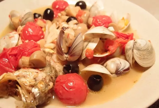 小黃魚蛤蜊橄欖番茄湯
