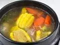 胡蘿蔔玉米排骨湯的做法