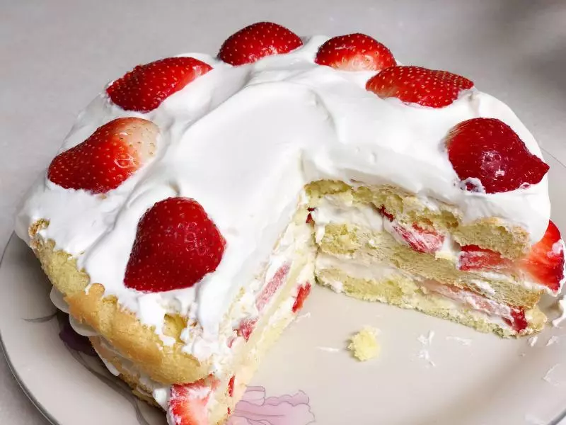 草莓奶油戚風蛋糕