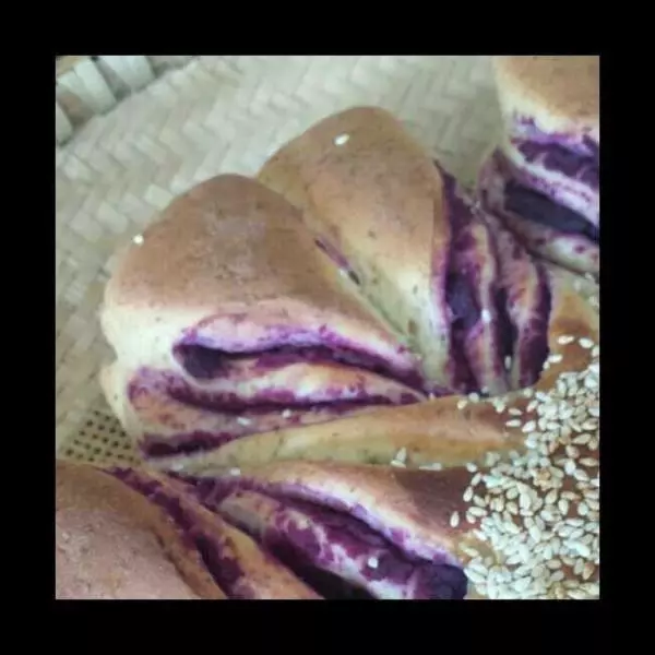 紫薯亞麻花式麵包