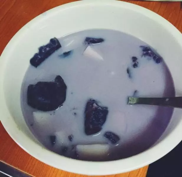 奶汁紫薯年糕湯