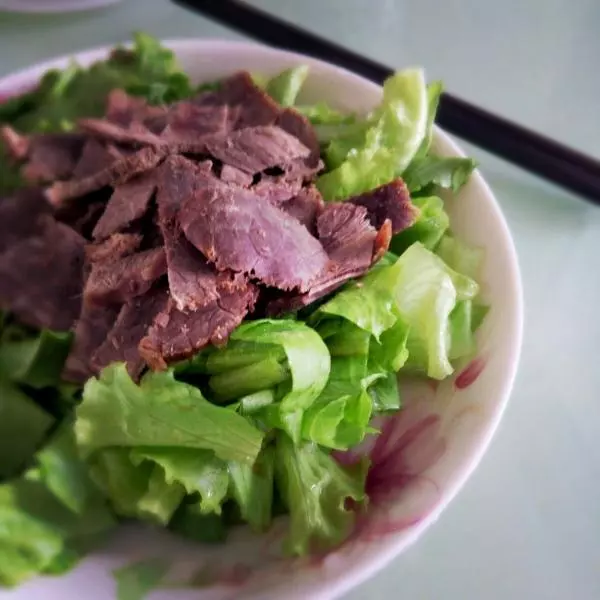 中式牛肉生菜沙拉