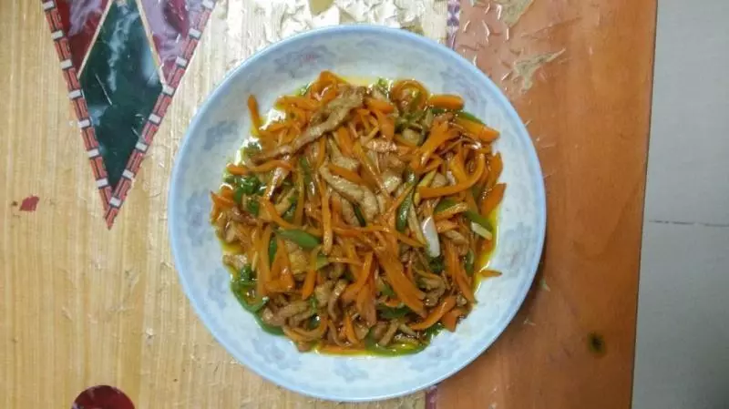 青椒胡蘿蔔炒肉絲