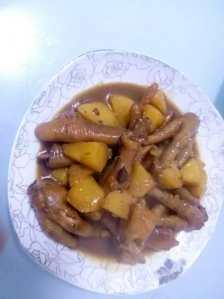 土豆燒雞爪