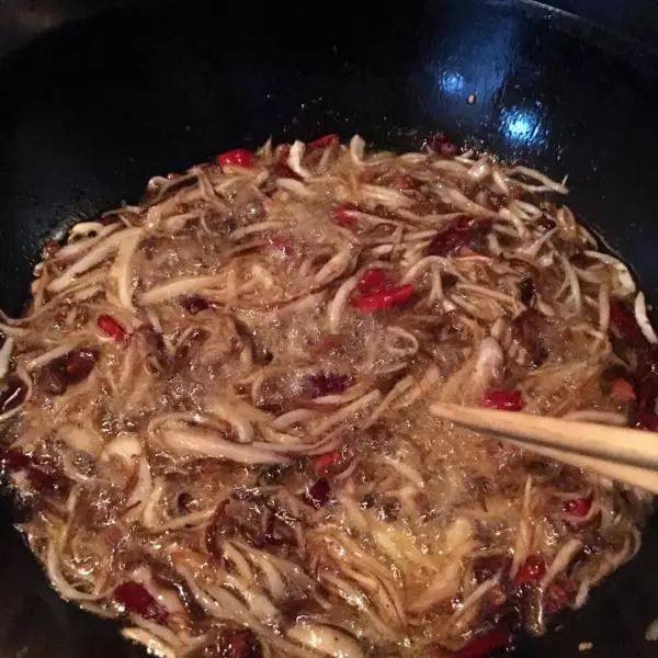 油雞樅，蘑菇油～拌飯拌面