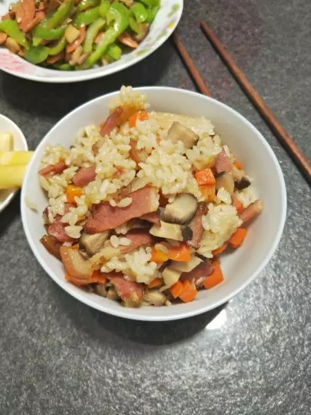 臘肉香菇燜飯