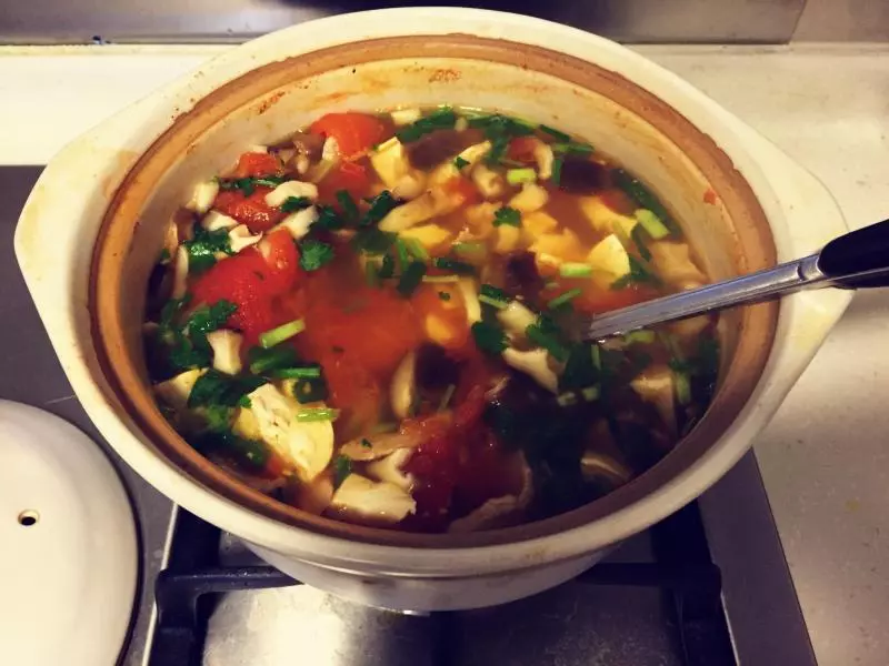 番茄豆腐鮮菇湯