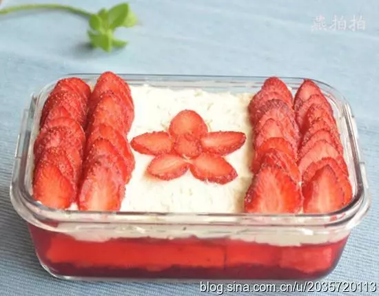 草莓果凍蛋糕