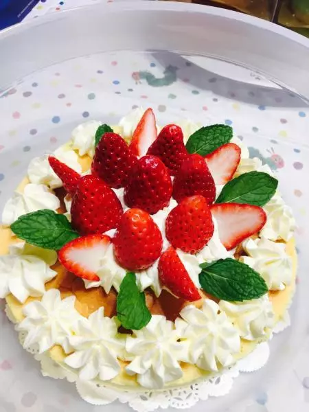 草莓芝士裱花蛋糕