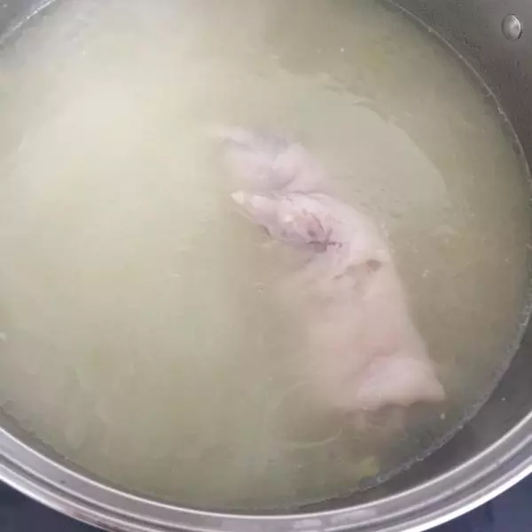 黃豆豬蹄湯