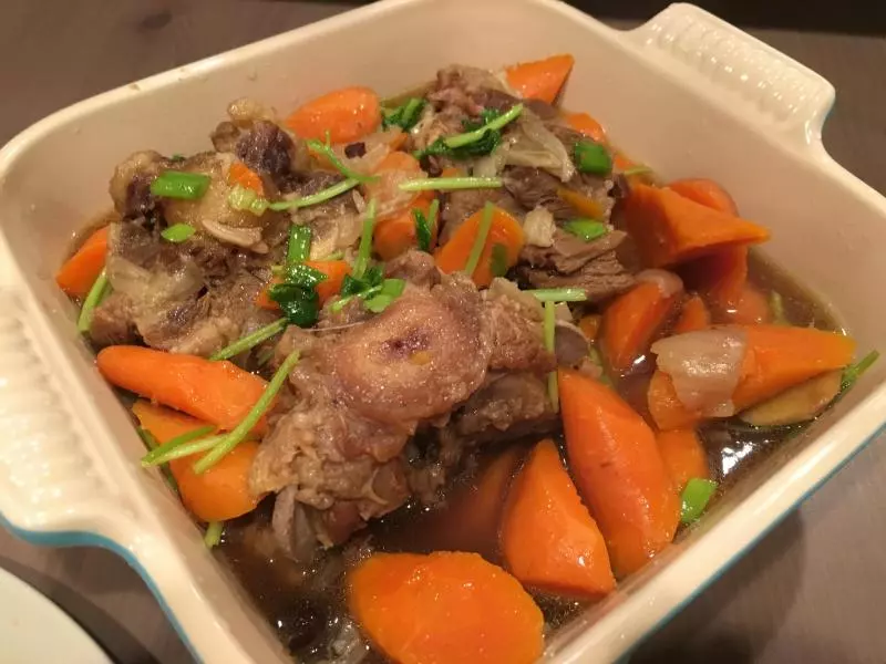 胡蘿蔔燉牛尾 Oxtail stew