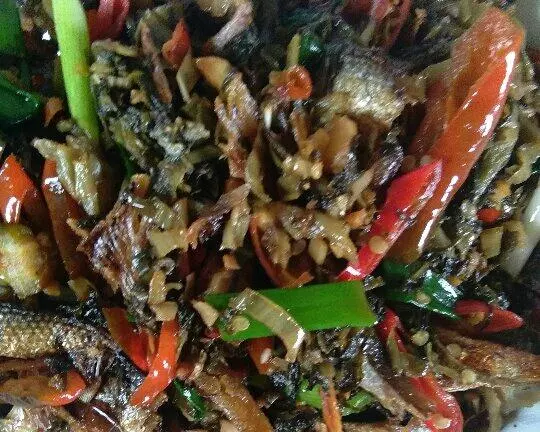 梅菜辣椒抄魚乾
