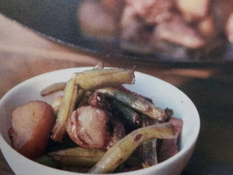 鐵鍋排骨土豆燉豆角