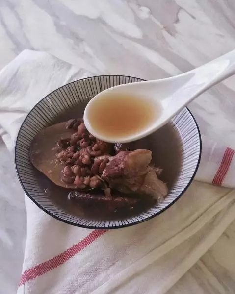 老黃瓜赤豆薏米煲豬腱肉湯