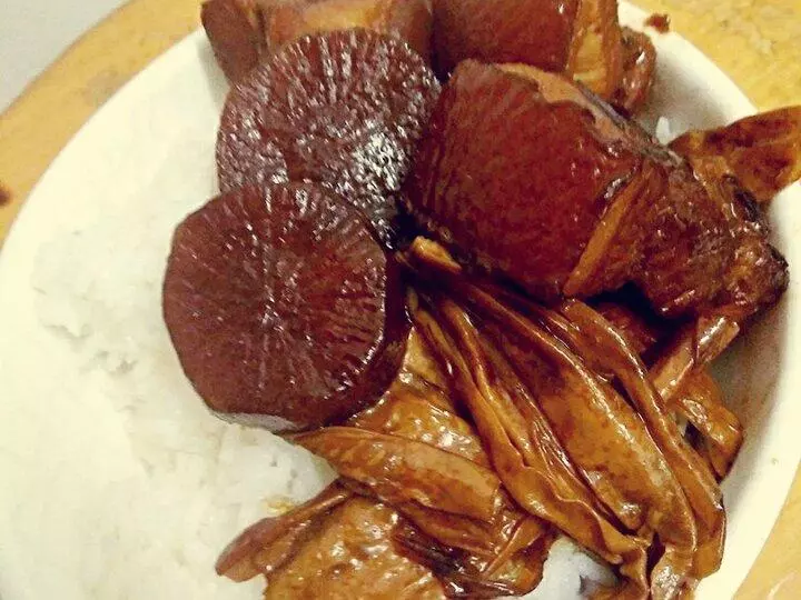 電飯鍋版蘿蔔腐竹燉五花肉